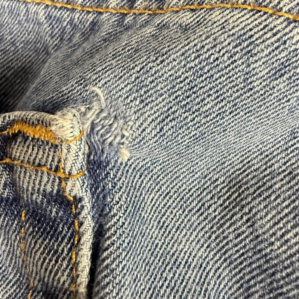 Levis 541 Athletic Taper Mens Blue Medium Wash Denim Jeans 40x30‎ 18181-0334